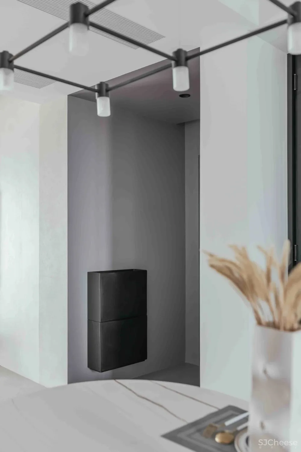 无主灯的极简调性，张弛有度的三代同堂之家｜禄本设计