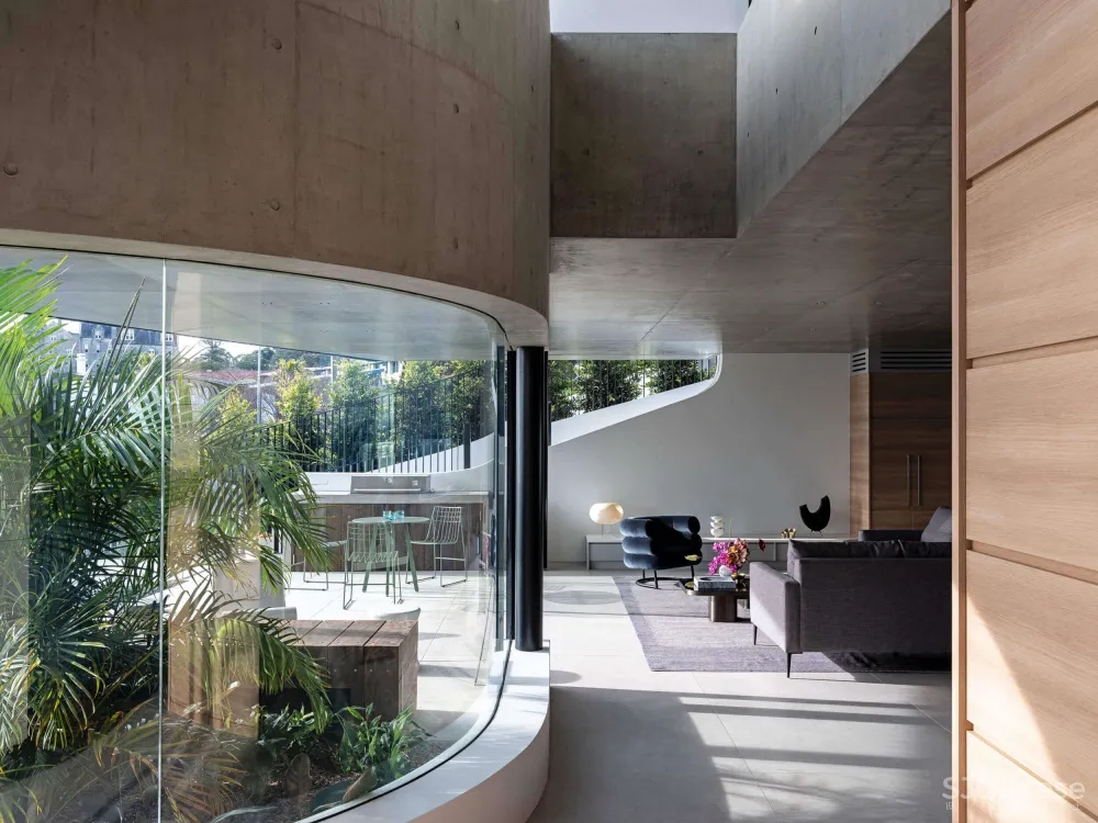 不落俗套的海景别墅,混凝土勾勒雕塑外观,太牛了!