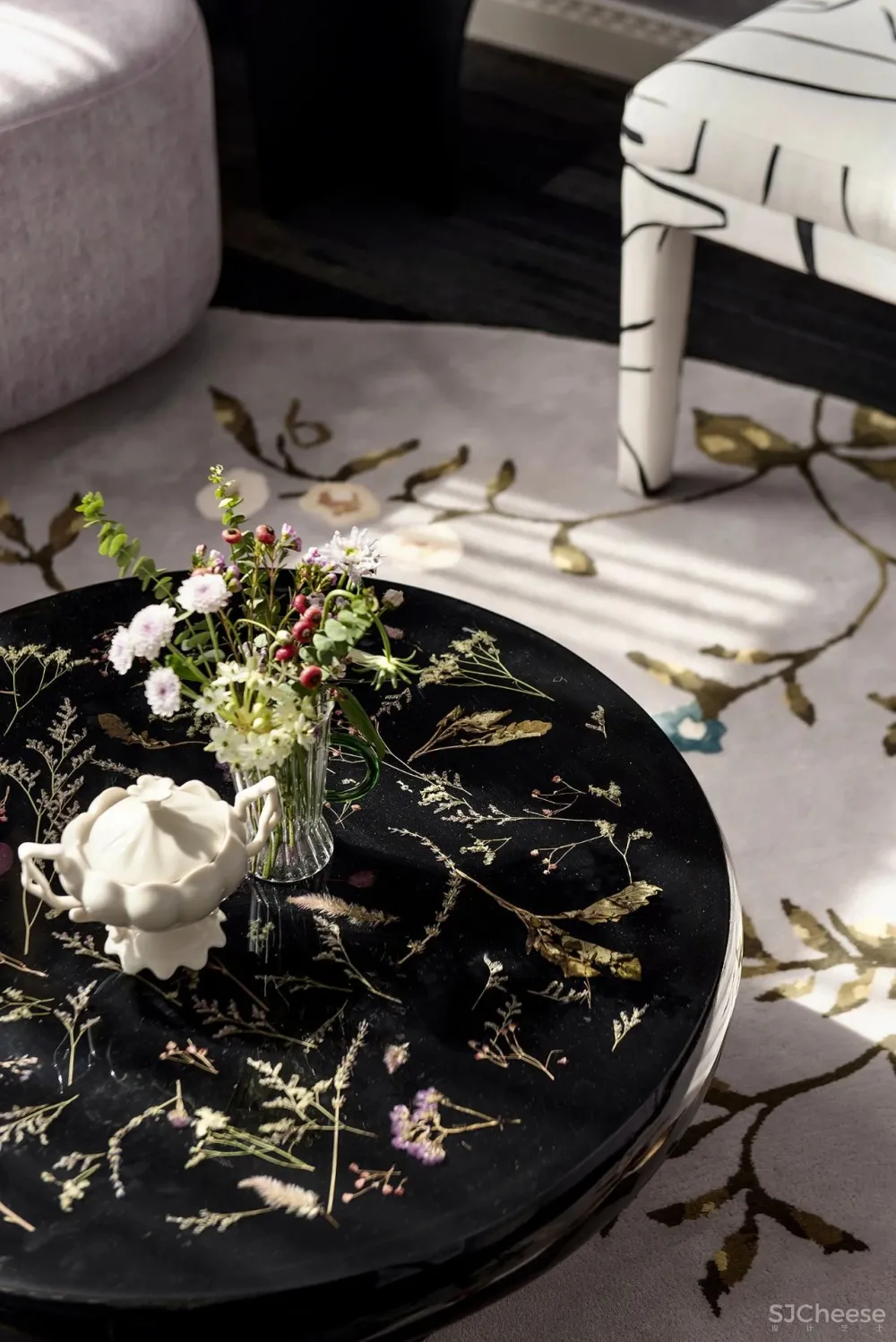 冷艳轻复古，叛逆又迷人的美！