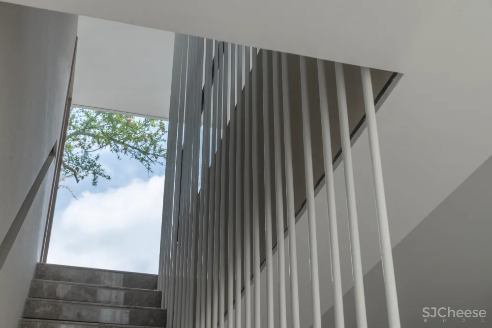 300㎡河畔大平层，现代生活的诗意栖居！