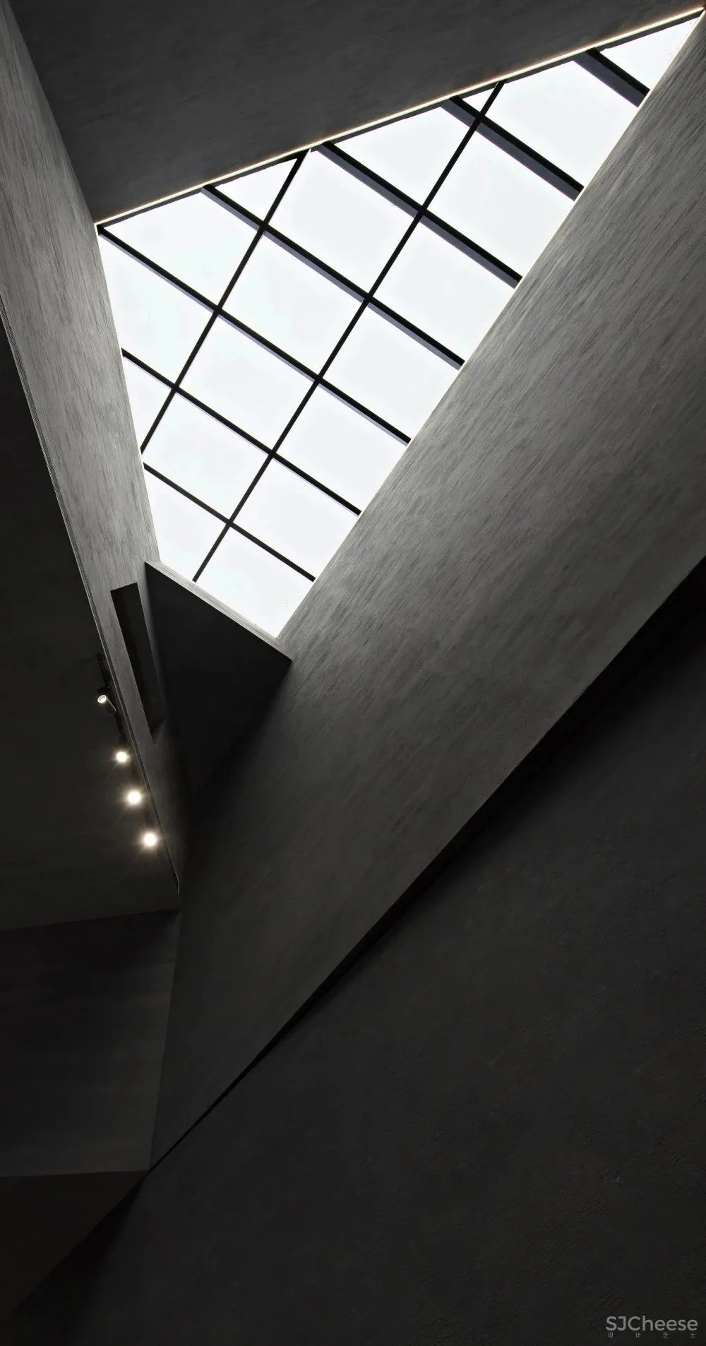 矩阵纵横新作丨一座沒有劇本的石頭城，蘇寧世茂璀璨雲著