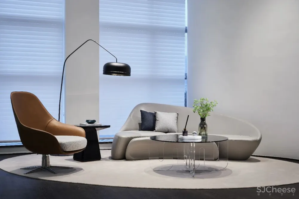 如墨设计|创意美学玩转空中Loft办公样板