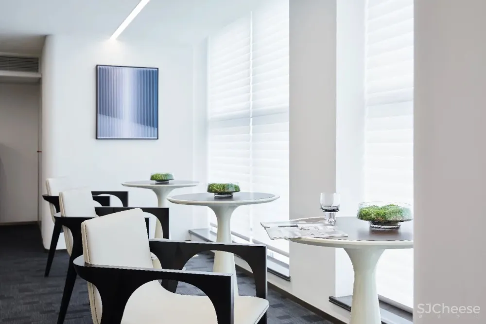 如墨设计|创意美学玩转空中Loft办公样板