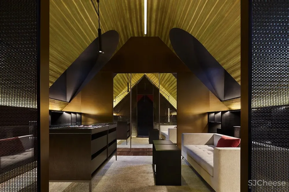 方磊 Smelix 仕觅男装高定,上海老建筑的沉浸式时尚秀场