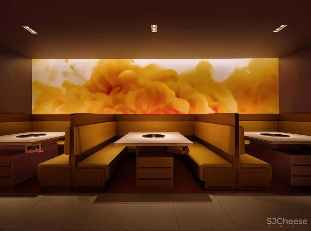 火红而热烈，燃起暖冬活力的幻妙天地！