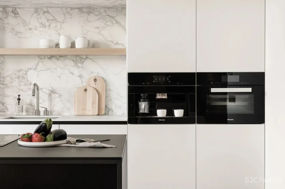 简约风的两室一厅,卧室用木饰面做背景太有范了!