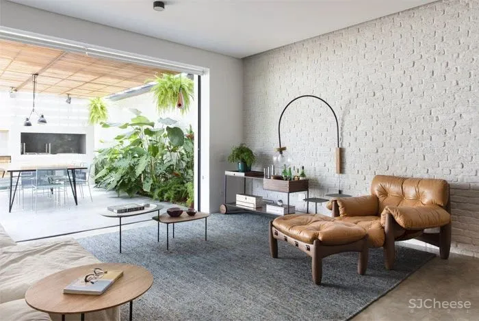 两位金融精英与他们的三个孩子,就要这一份舒缓与无压的生活空间