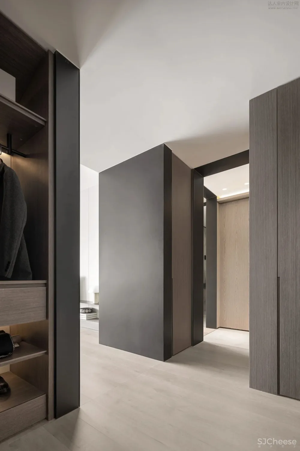 行迹的探索丨唐忠汉新作