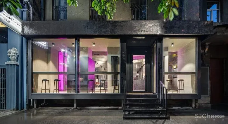 “暗黑风”咖啡厅,不锈钢创造迷离效果