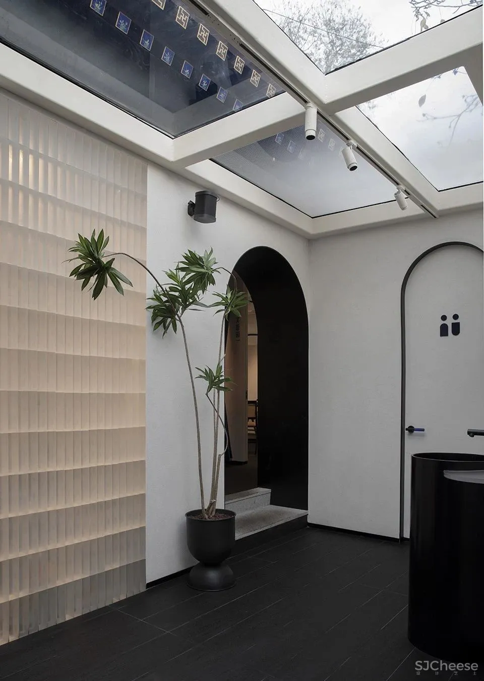 新作 融入胡同生活 北京 渔芙南隐海私厨 门里设计