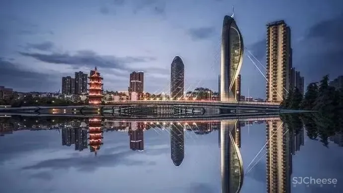 纯净而内敛,大隐于日光的莫兰迪美宅 WAVE澜舍