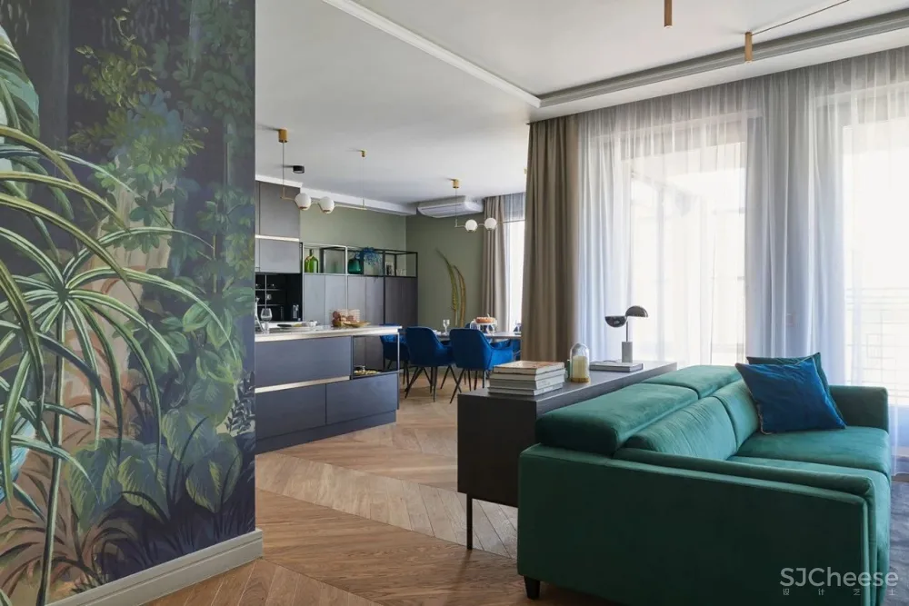 Andrea Szakos 顶层豪宅的色彩软装