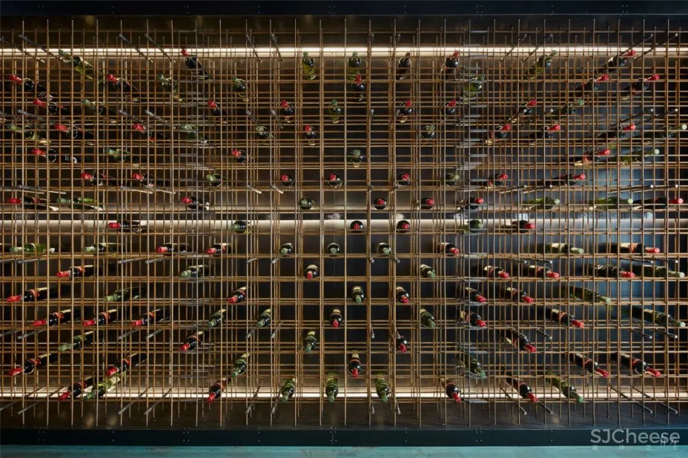 新作 布拉格Gran Fierro餐厅：将木炭融入粗野风格 Formafatal