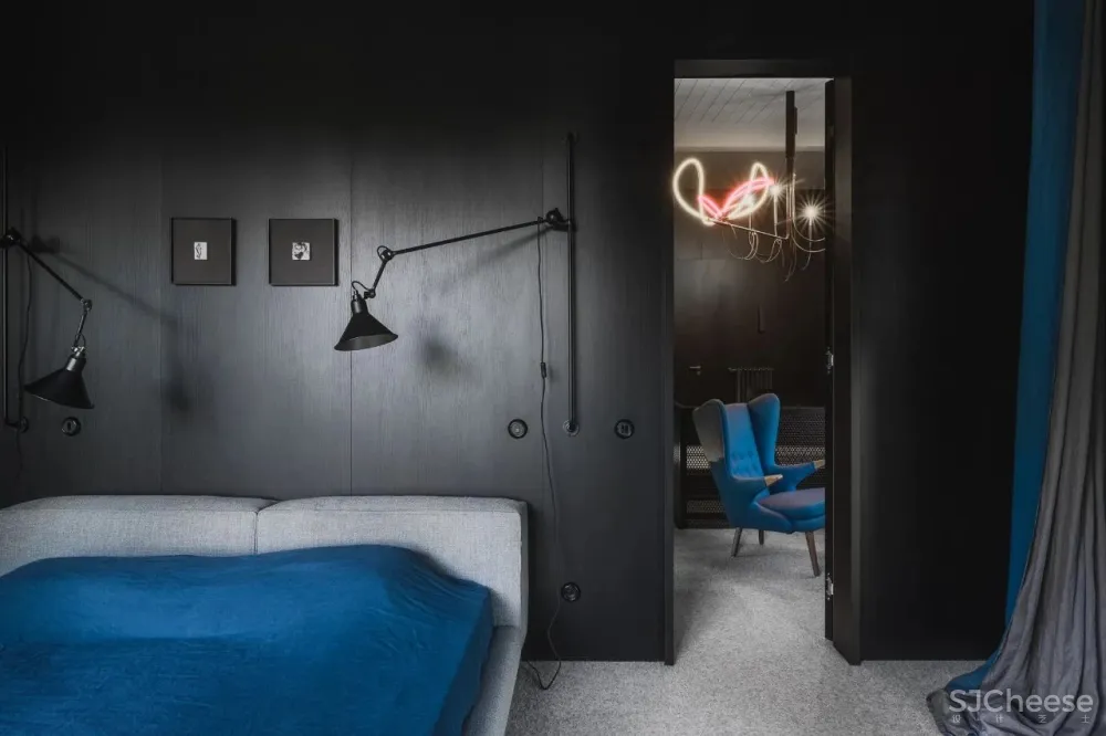 189m²黑色系别墅,藏于林间的避世居所