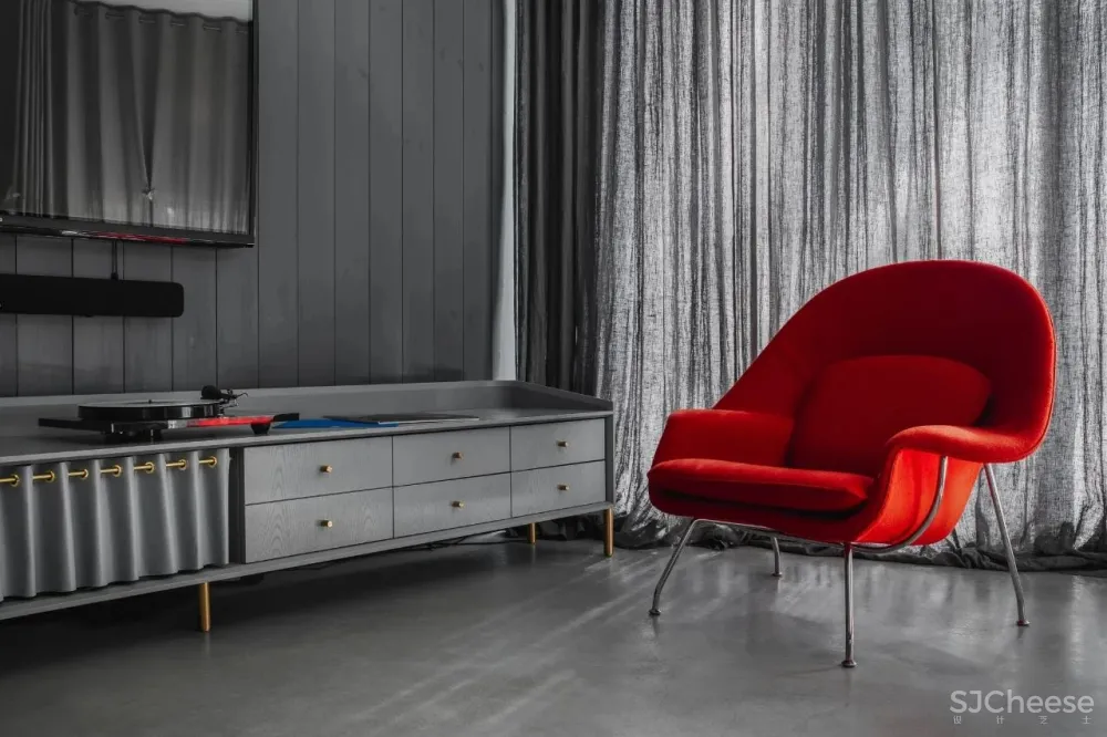 189m²黑色系别墅,藏于林间的避世居所