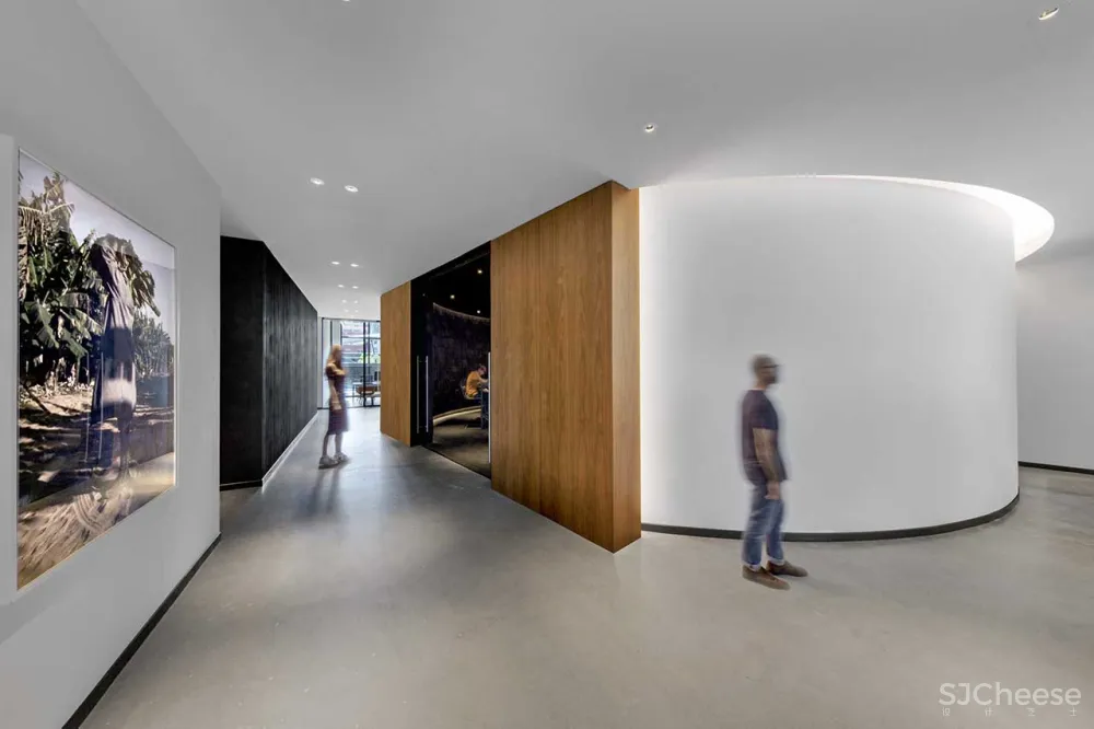 身价10亿美金Jay Z新办公室曝光,不拼颜值拼艺术品,有钱人的世界我不懂