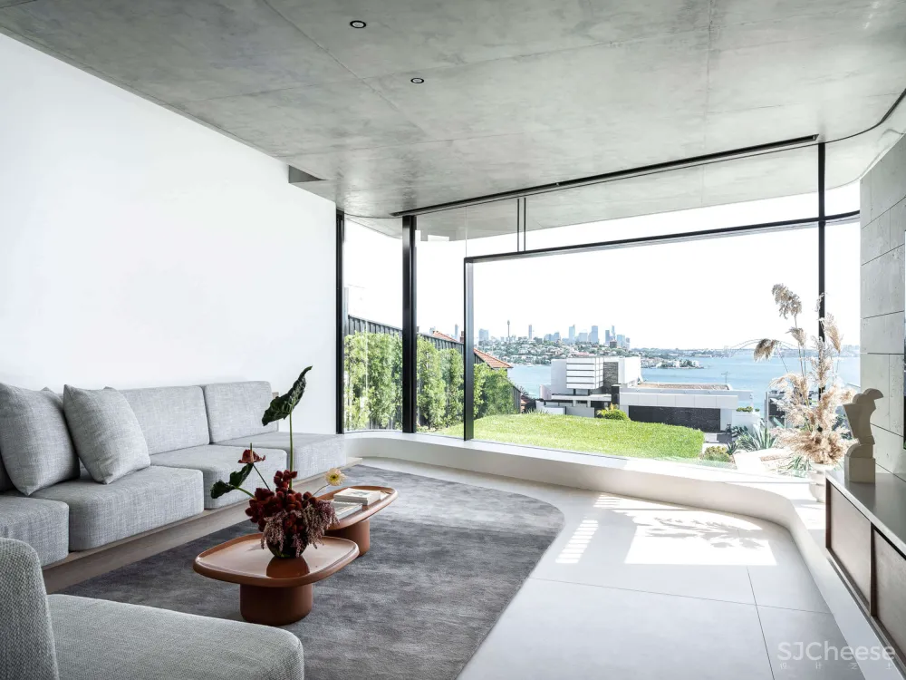 不落俗套的海景别墅,混凝土勾勒雕塑外观,太牛了!