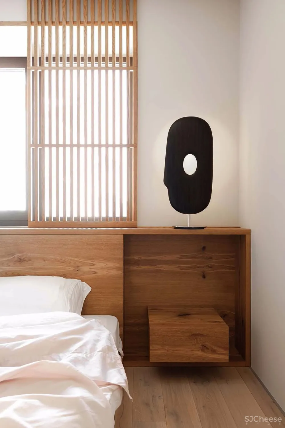 78㎡的单身简约公寓，竟只用2扇门搞定空间布局？