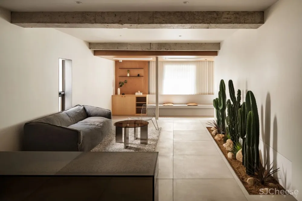 ‘Tanning in the City’ Salon in Seoul by Studio Fragment.