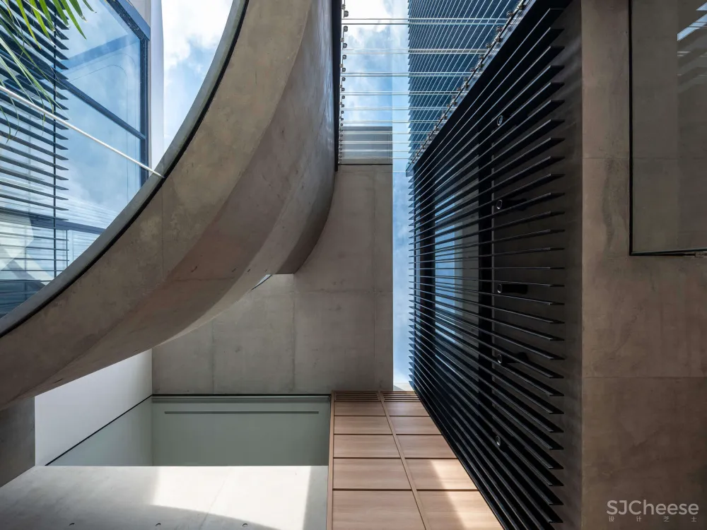 不落俗套的海景别墅,混凝土勾勒雕塑外观,太牛了!