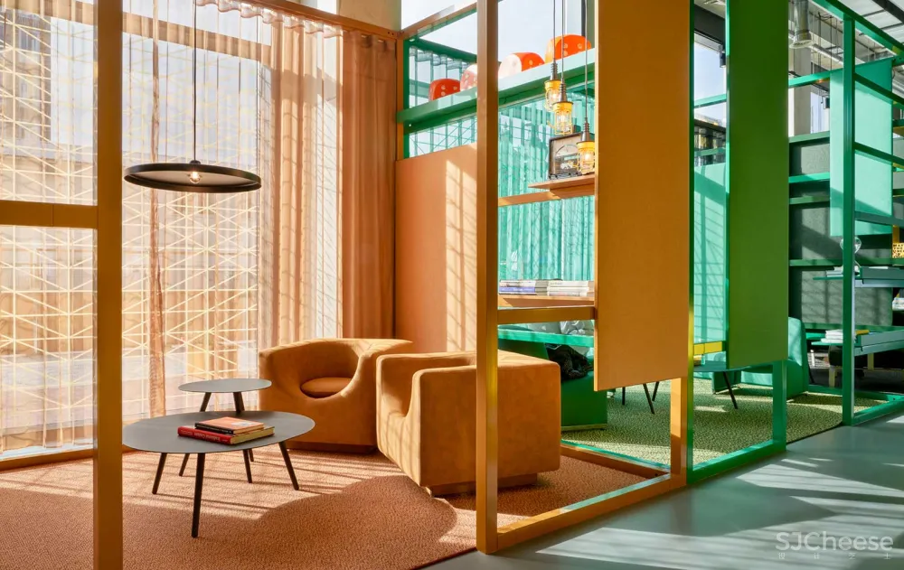 酒店还有共享办公,公区配置也「不讲武德」,网友:联合办公感觉要凉?