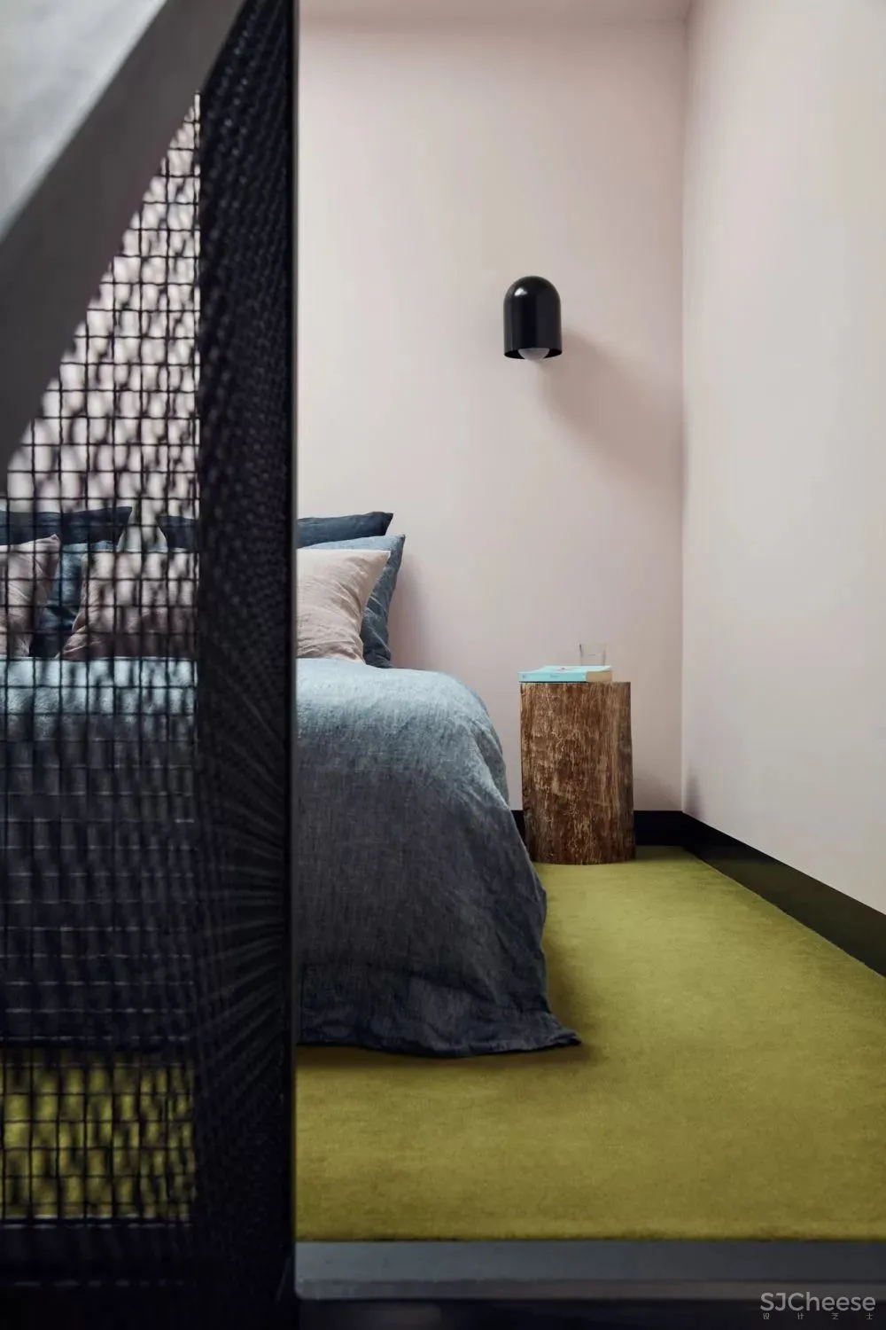 老仓库改酒店,粗糙的样子也很美