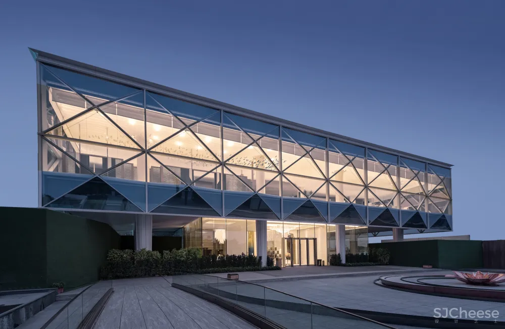 万有引力 × 宝能·佛山云境台:感性空间