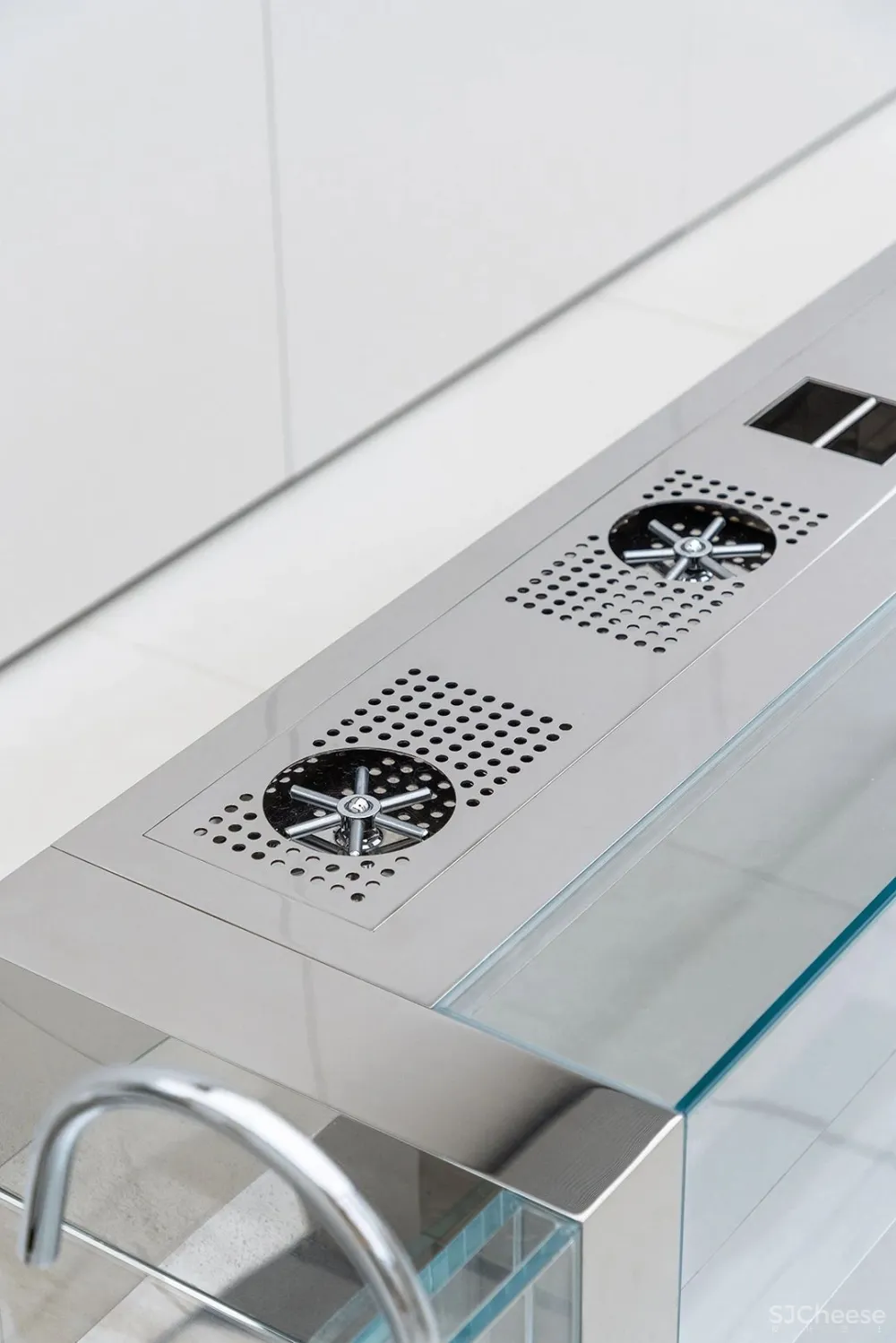 DOMANI 东 仓 白 · ZS Lab