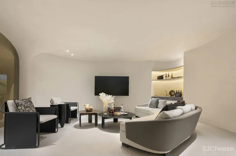 行迹的探索丨唐忠汉新作