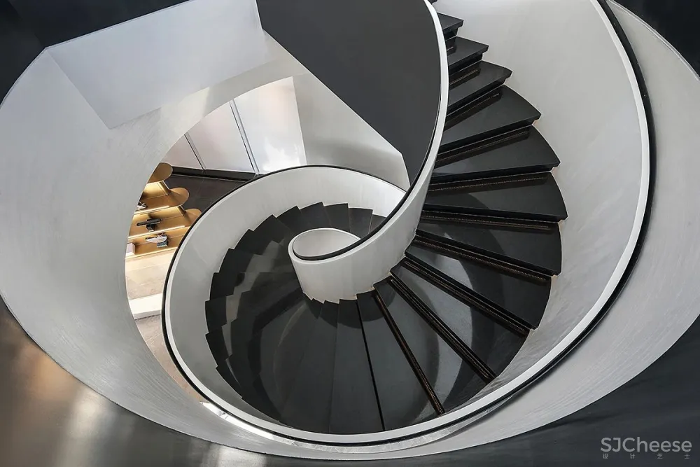 刚柔并济的“宇宙星辰”，感受黑白碰撞下的高级美！