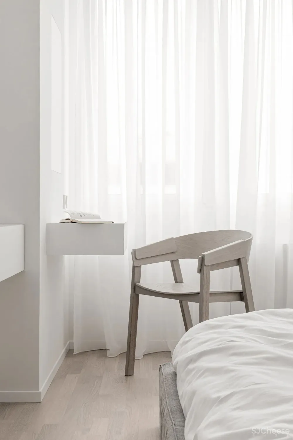 Kanstantsin Remez-极简主义和朴素美学