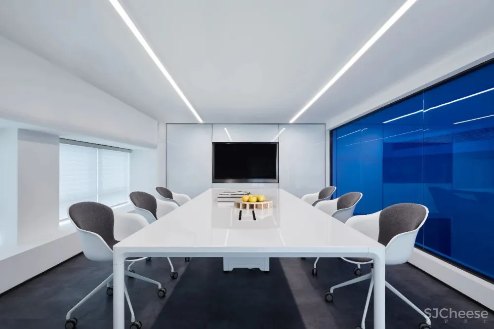 如墨设计|创意美学玩转空中Loft办公样板