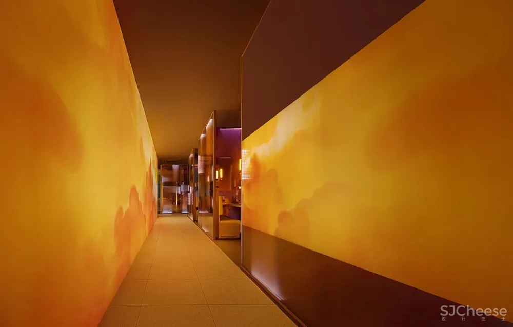 火红而热烈，燃起暖冬活力的幻妙天地！