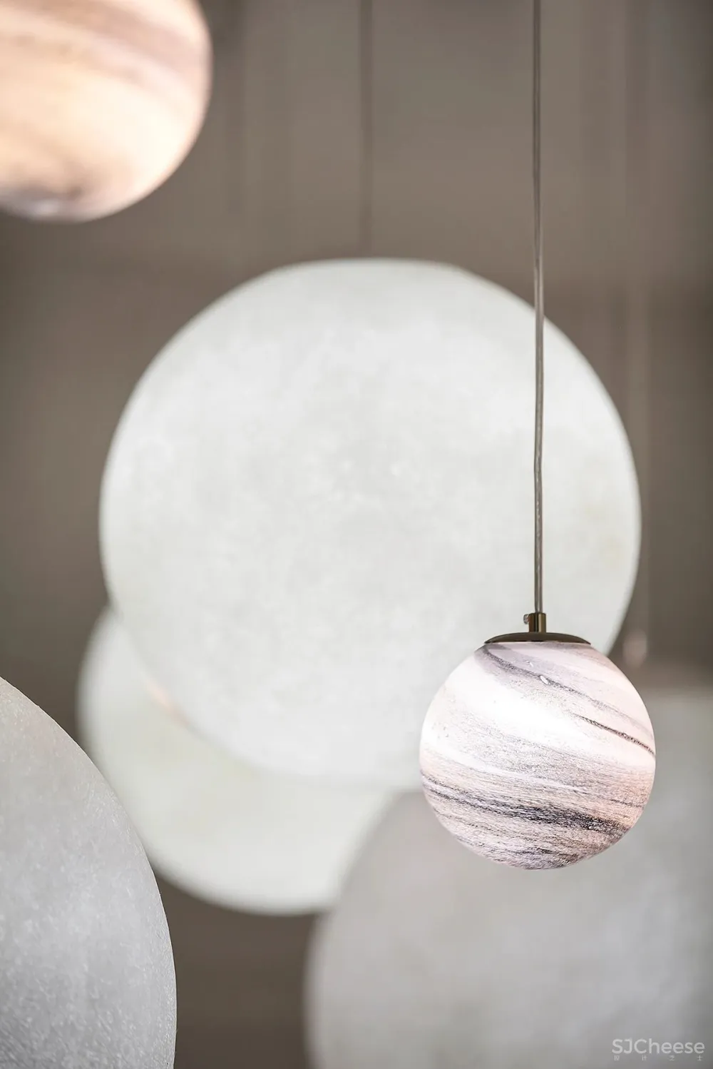 刚柔并济的“宇宙星辰”，感受黑白碰撞下的高级美！