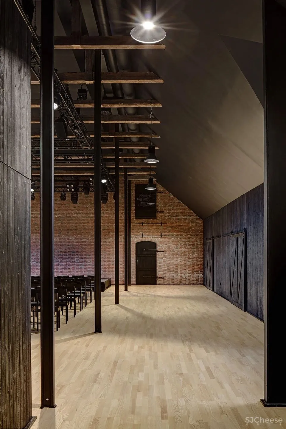 新作 Kalevan Navetta文化艺术中心 Hirvilammi Architects