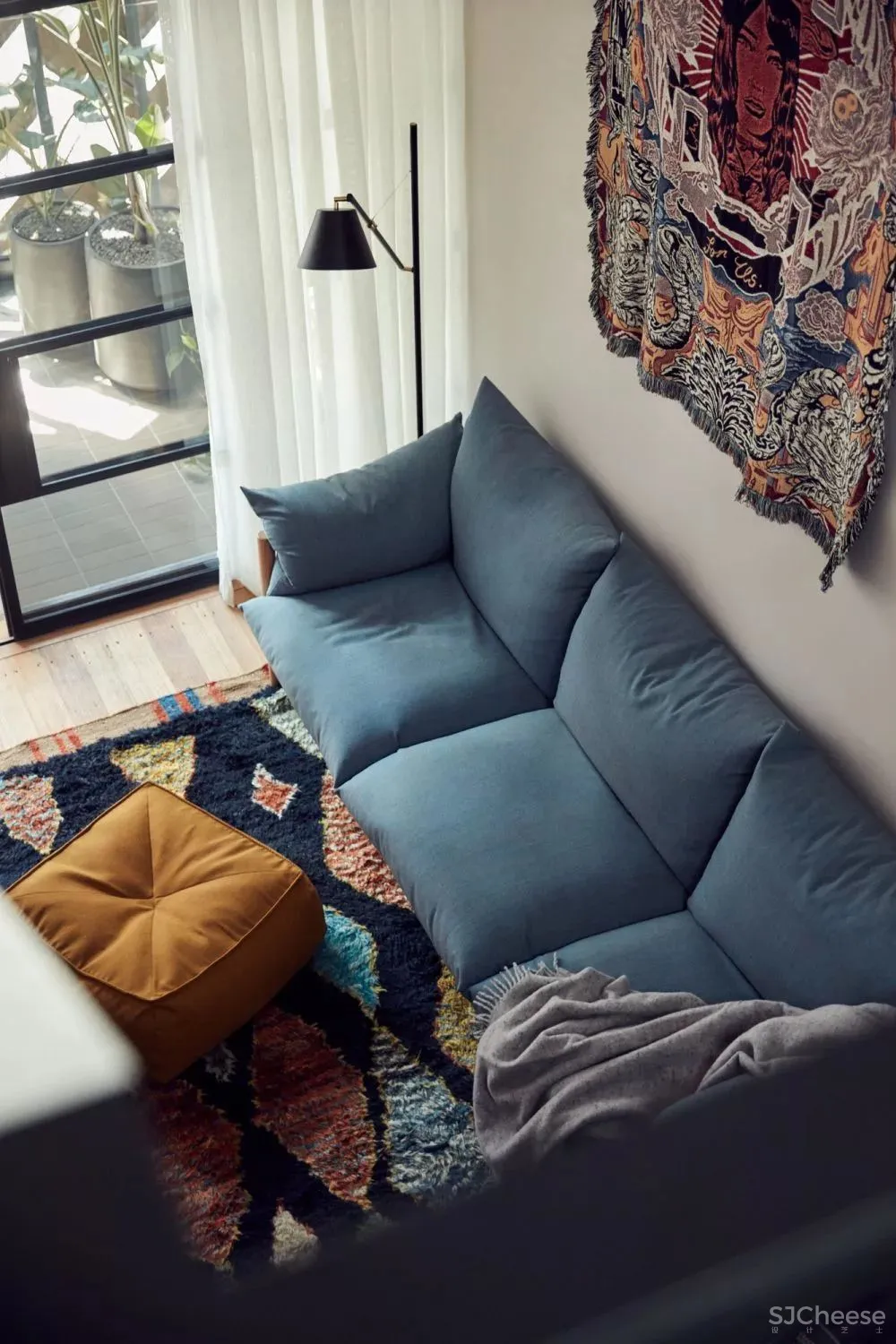 老仓库改酒店,粗糙的样子也很美