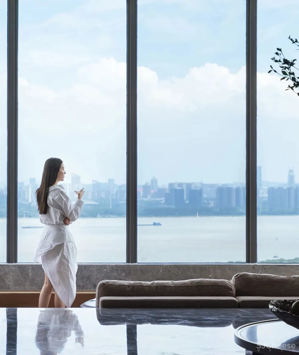 潘天云 600㎡ 奢华江景顶层复式,深邃于空,容纳万境!