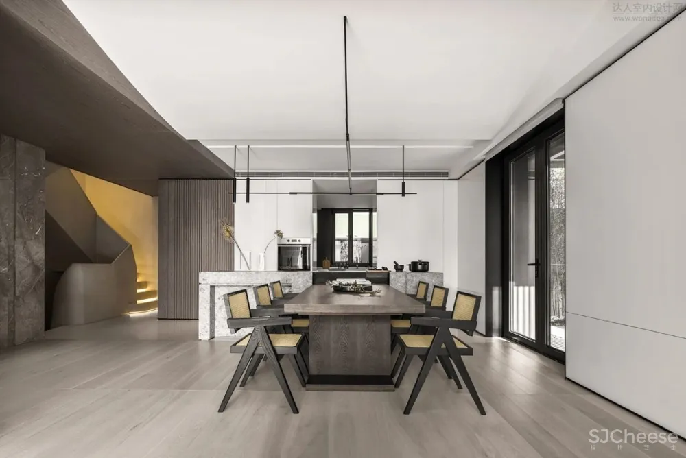 行迹的探索丨唐忠汉新作