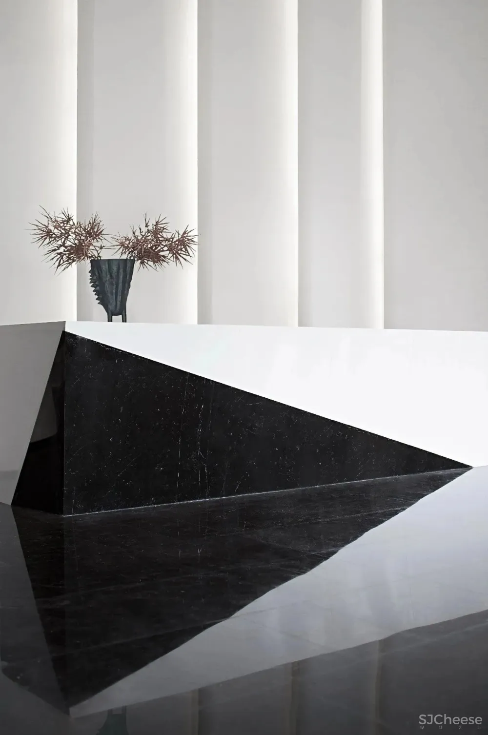 矩阵纵横新作丨一座沒有劇本的石頭城，蘇寧世茂璀璨雲著