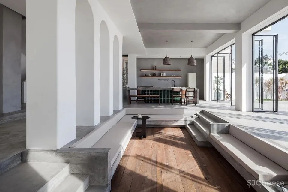 极简白 水泥灰 海边的一处素雅民宿