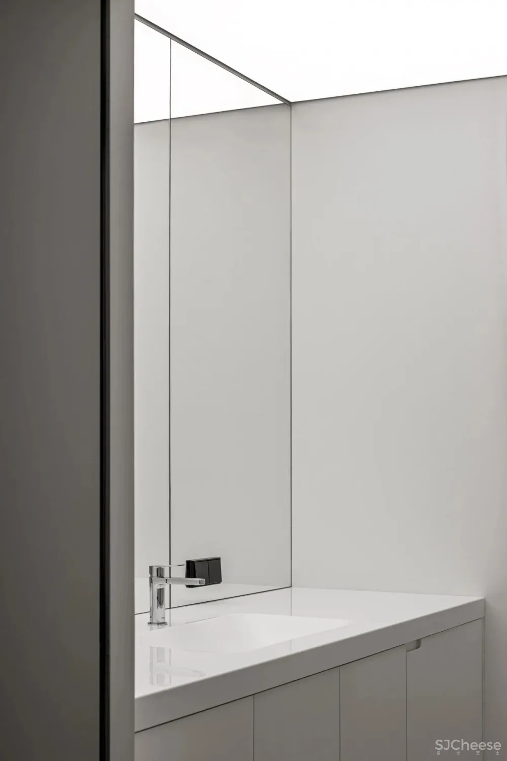 Kanstantsin Remez-极简主义和朴素美学