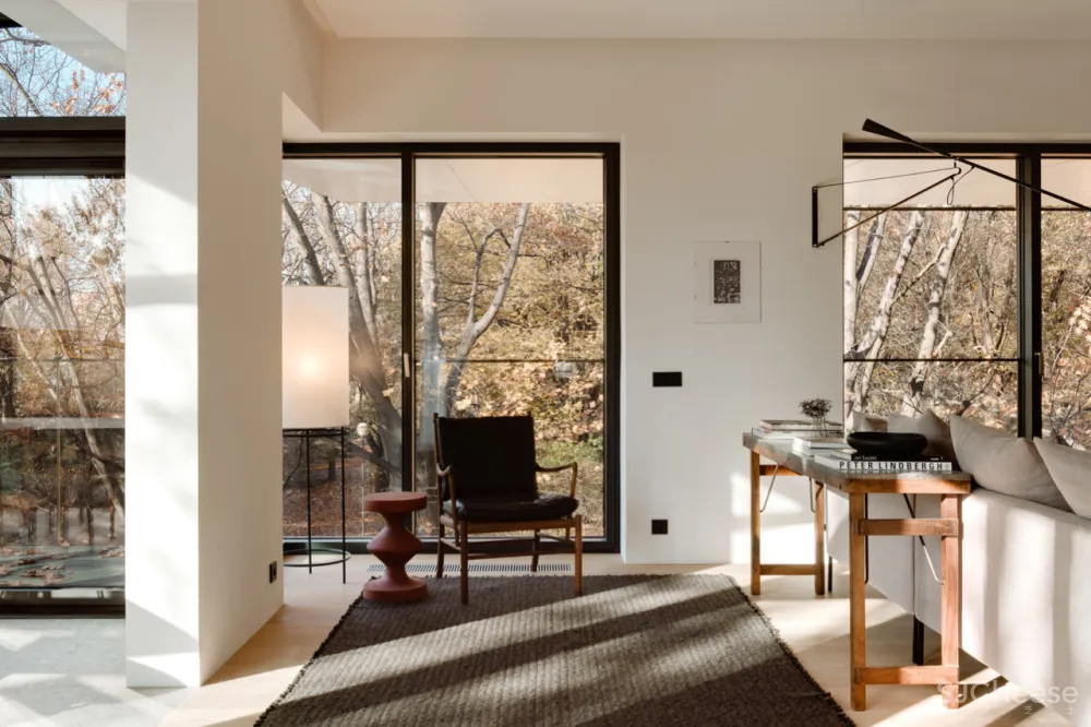 暖色系现代公寓,木饰面这样装个性又精致