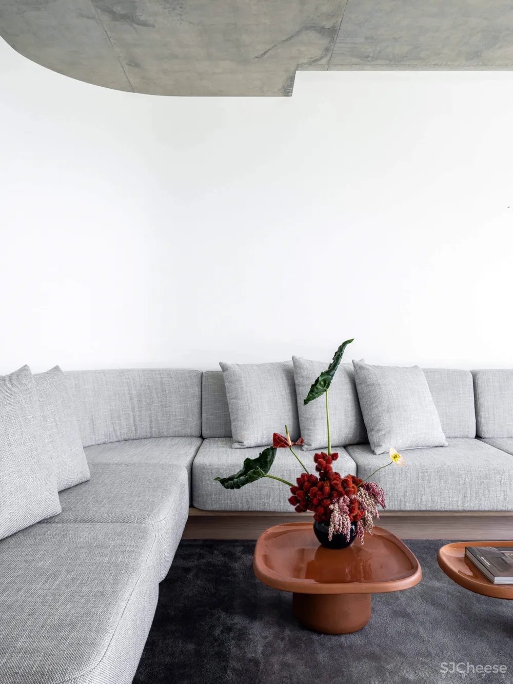 不落俗套的海景别墅,混凝土勾勒雕塑外观,太牛了!