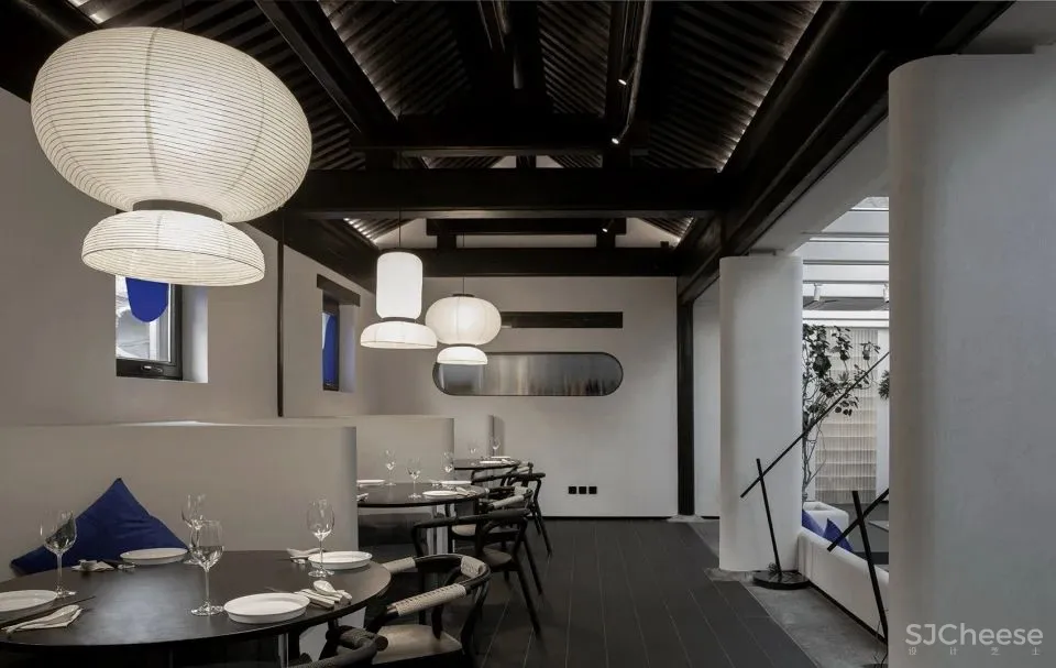 新作 融入胡同生活 北京 渔芙南隐海私厨 门里设计