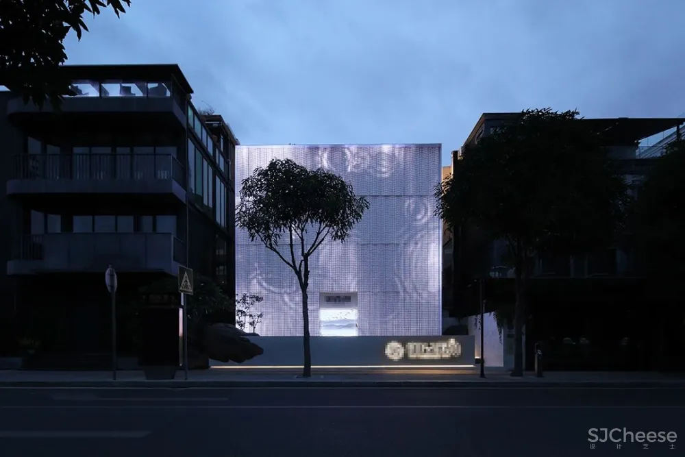 【新作】物上设计 AMBILIGHT WHITE 流白