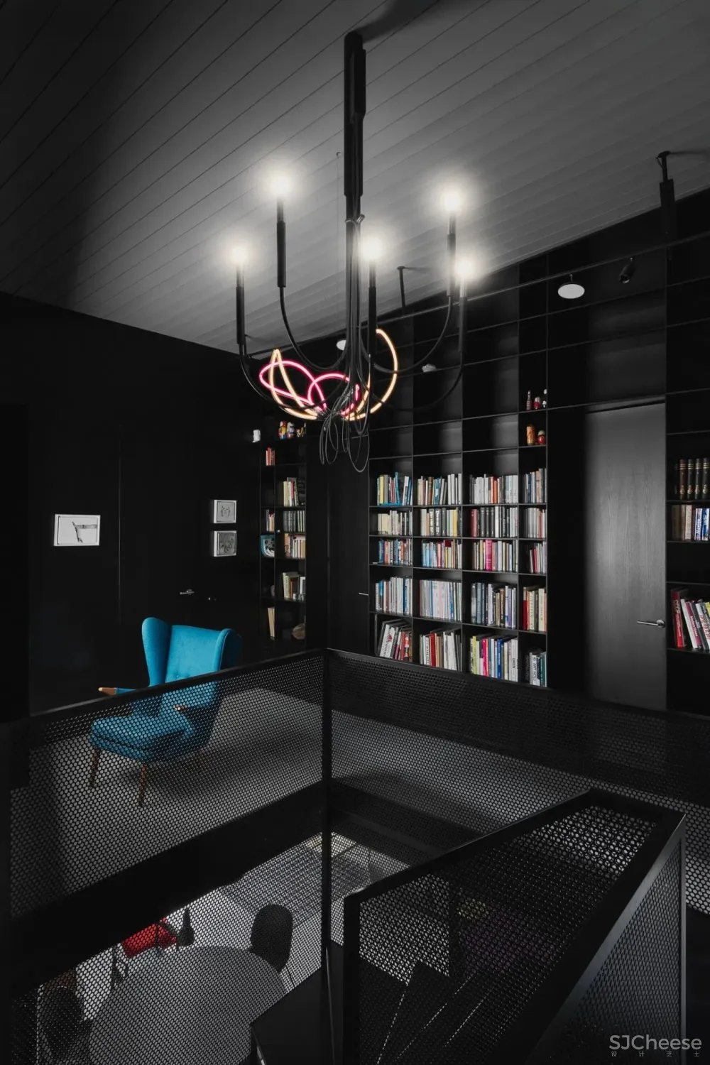 189m²黑色系别墅,藏于林间的避世居所