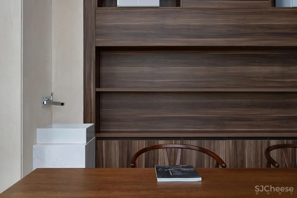 JANMEI 黄洁新 540㎡ 顶层复式,一家人将生活过成了极简诗意