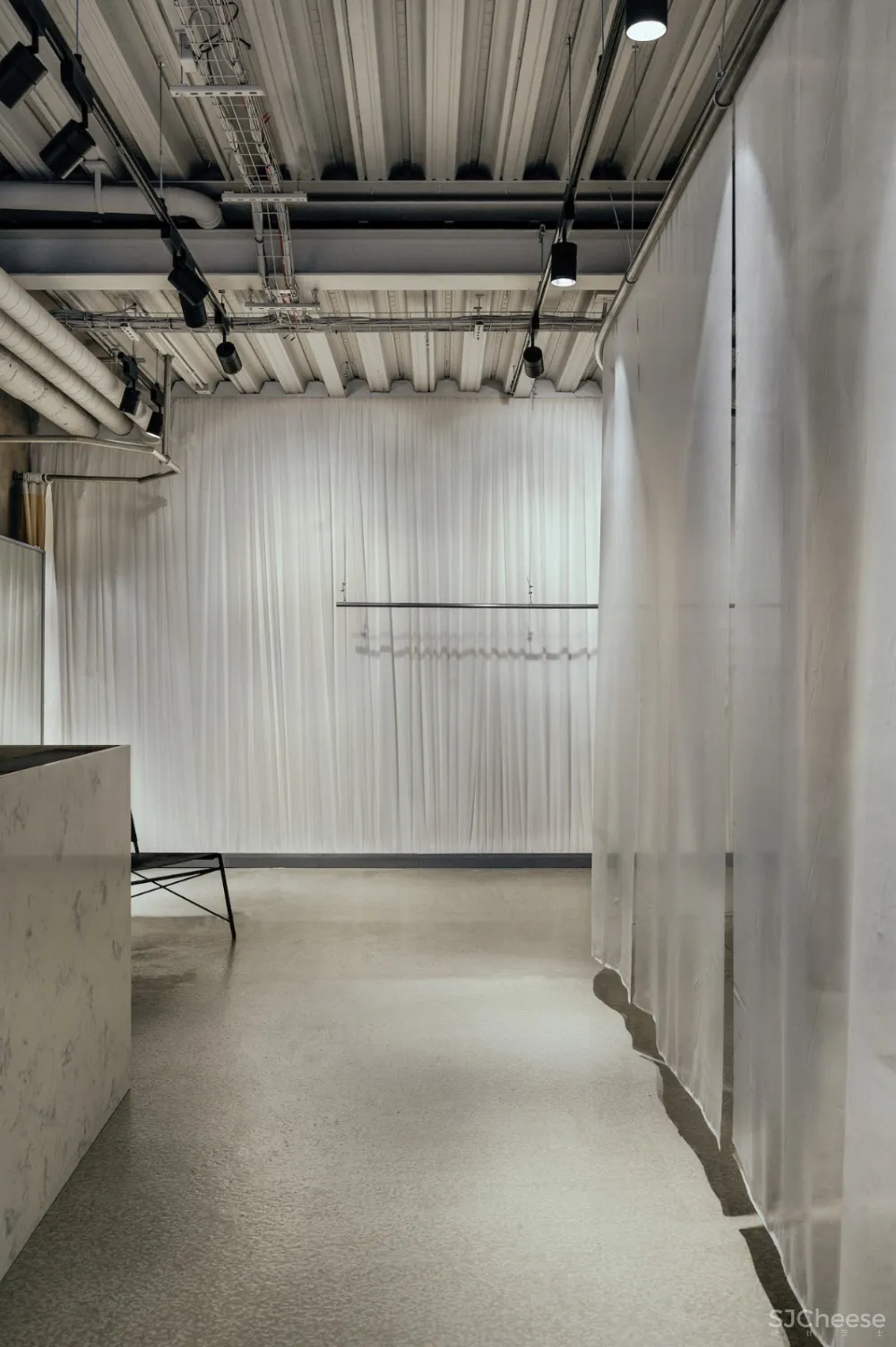 首发 | Me-jí设计工作室,伦敦Not Just Another Store极简美发屋