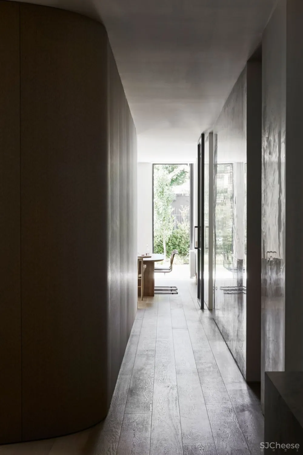 非正式的奢华感