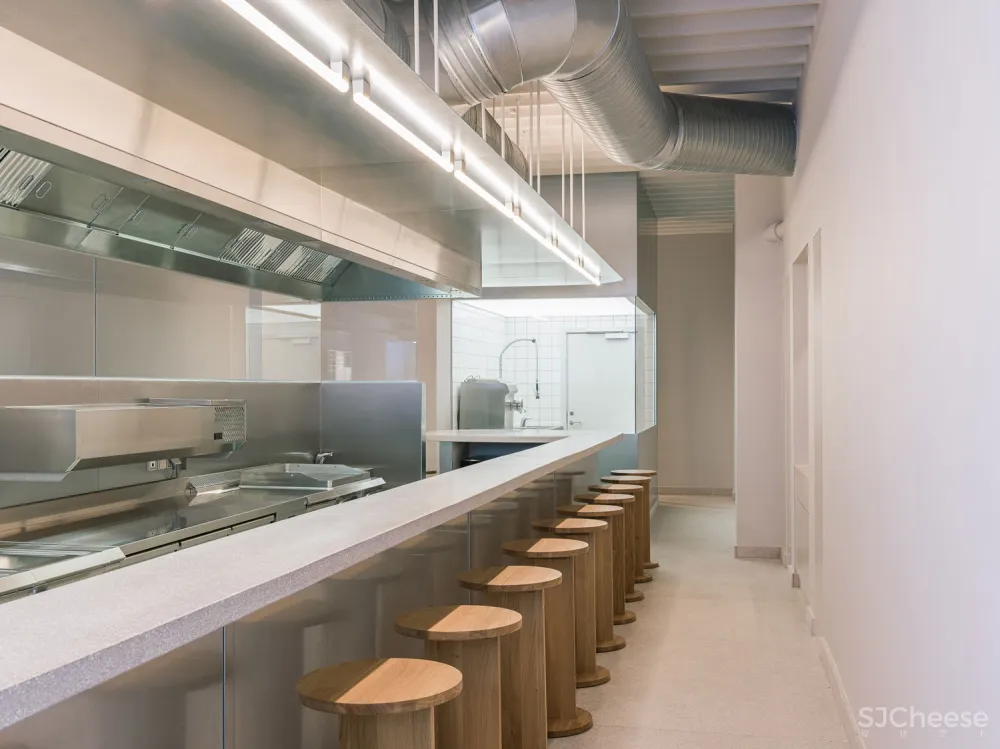 首发 | DAVID THULSTRUP工作室设计,哥本哈根简约风格汉堡店
